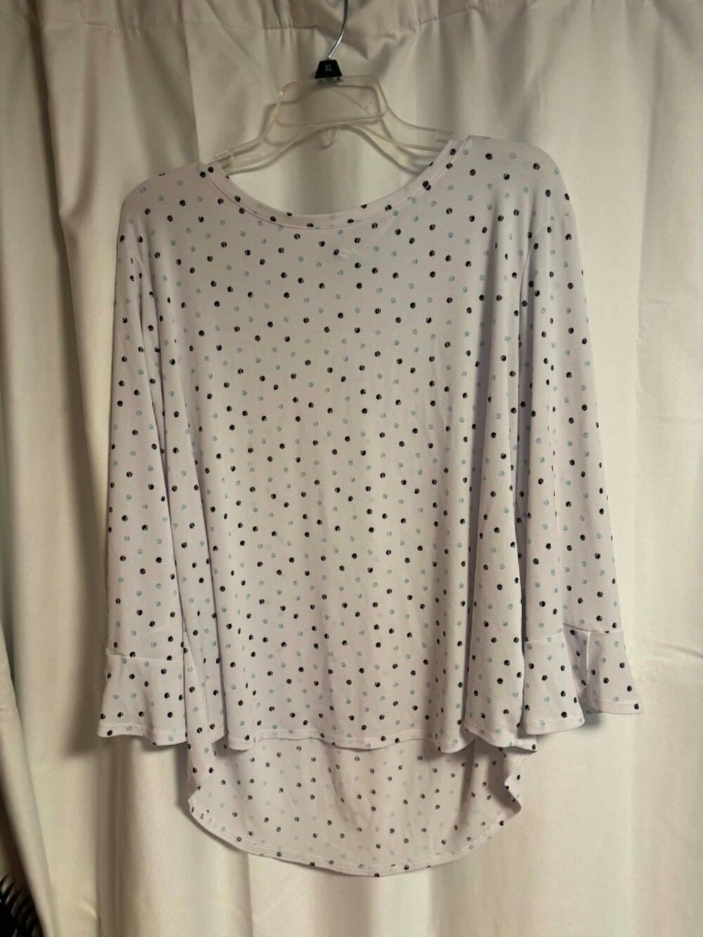 ELLE White with Black & Baby Blue Polka Dots. 3/4 Sleeve Size XL